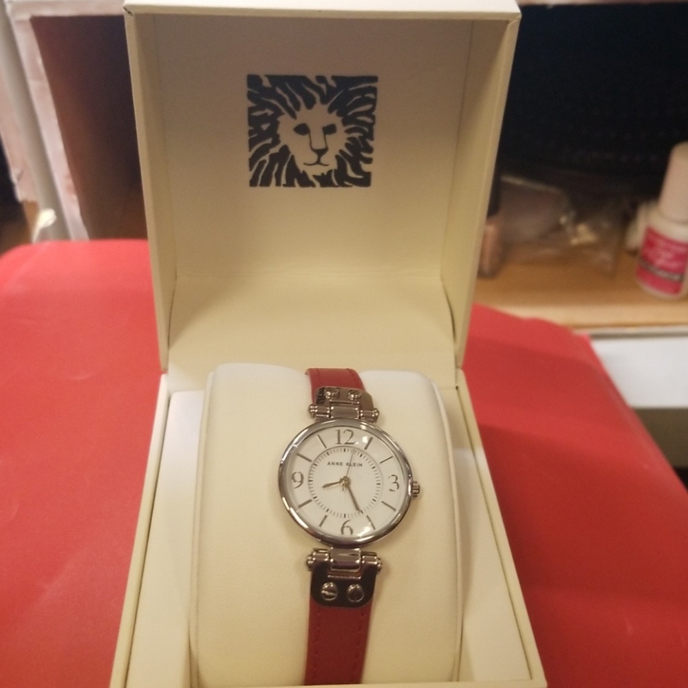 Anne Klein - Picture 2 of 2